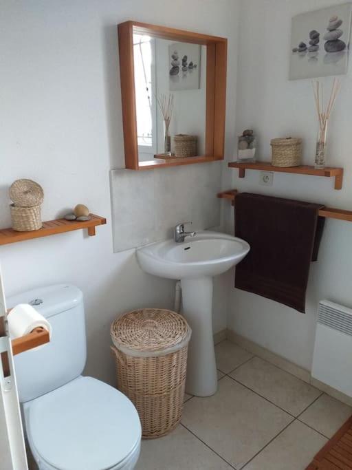 Chambre à 500 m des remparts Aigues-Mortes Extérieur photo